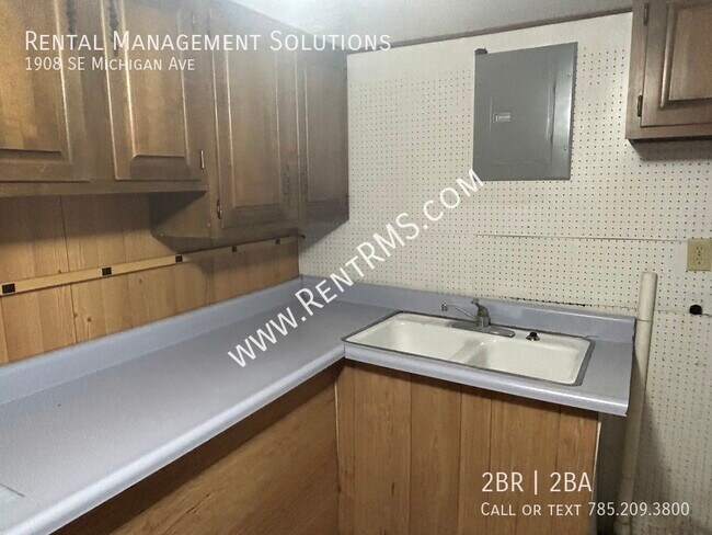 Building Photo - 1908 SE Michigan Ave