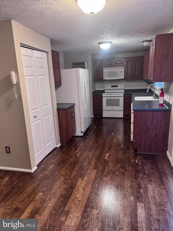 Building Photo - 13767 Cabells Mill Dr