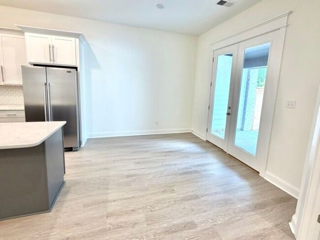 Building Photo - Now Leasing a Brand New 4-Bedroom 3.5 Townhome in Olive Branch-Minutes from Methodist Hospital