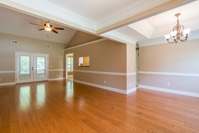 Building Photo - 633 Wilkinson Rd
