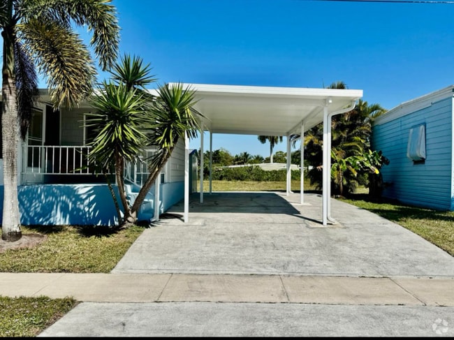 Building Photo - 4385 Mockingbird Dr