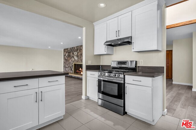 Building Photo - 5137 Reynier Ave