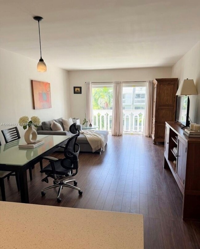 Building Photo - 100 Edgewater Dr