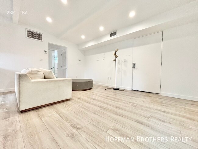 Building Photo - 1568 Yosemite Dr