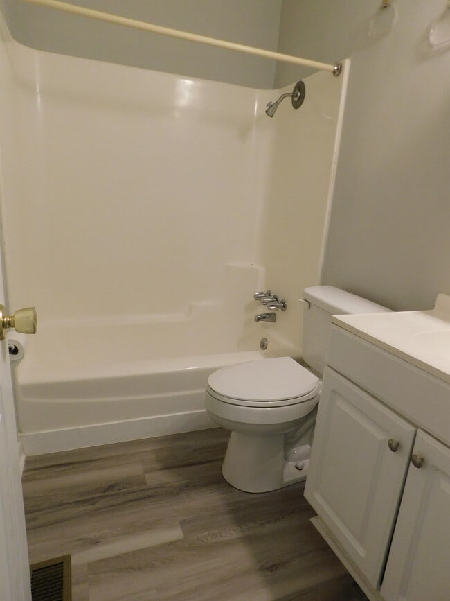 Building Photo - 712 National Dr