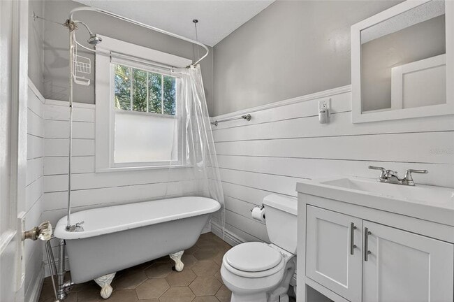 Building Photo - 2905 14th St N