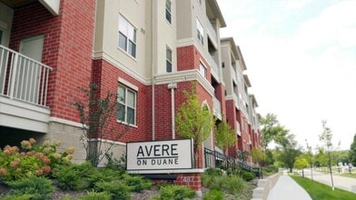 Building Photo - 2 bedroom in Glen Ellyn IL 60137