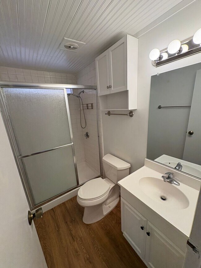 Building Photo - Pleasant Country Home Available Now!