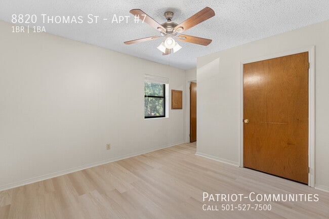 Building Photo - 8820 Thomas St