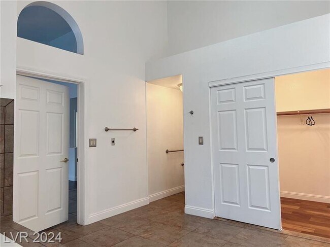 Building Photo - 7628 Spruce Run Ct