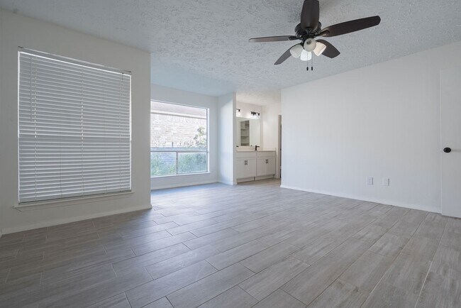 Building Photo - 16127 Olive Glen Dr