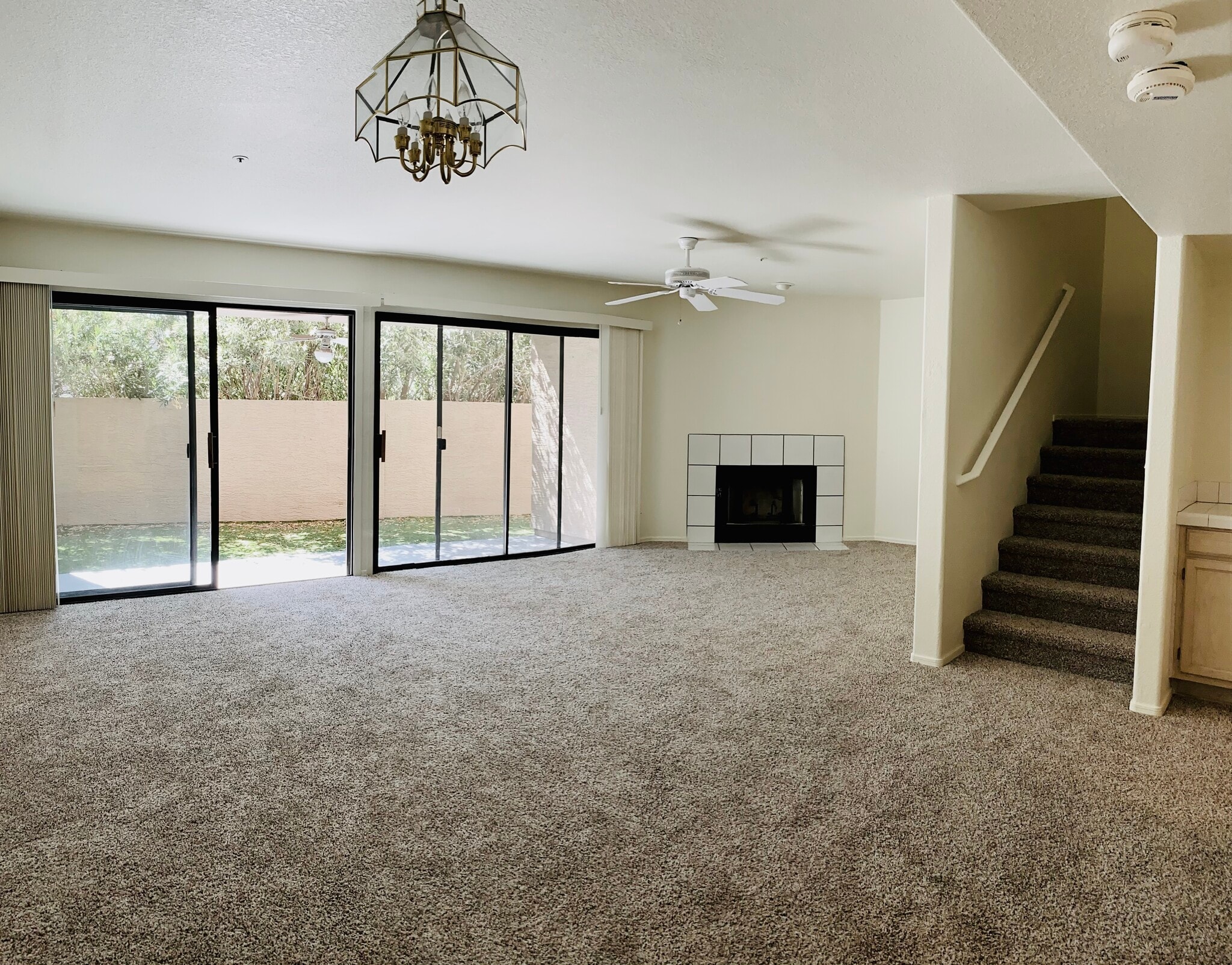 Great room with wall of windows - 3030 N Hayden Rd