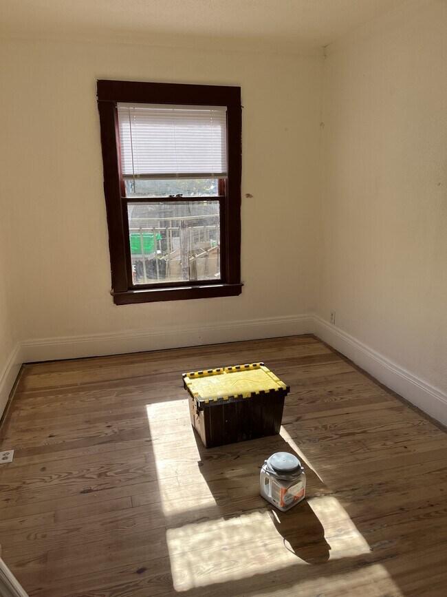 Building Photo - 1757 Wood St