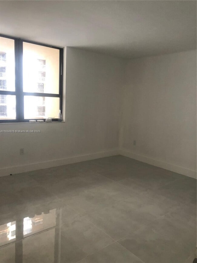 Building Photo - 10185 Collins Ave
