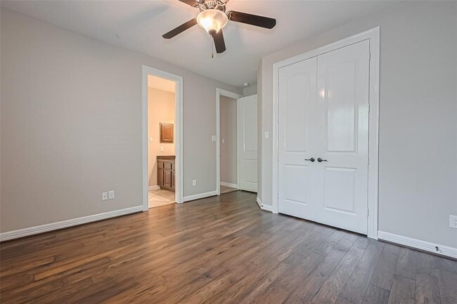 Building Photo - 4210 Wentworth Dr