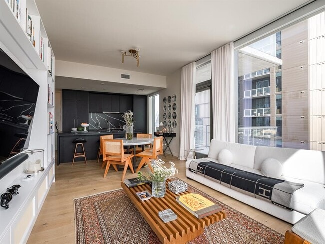 Building Photo - 44 East Ave