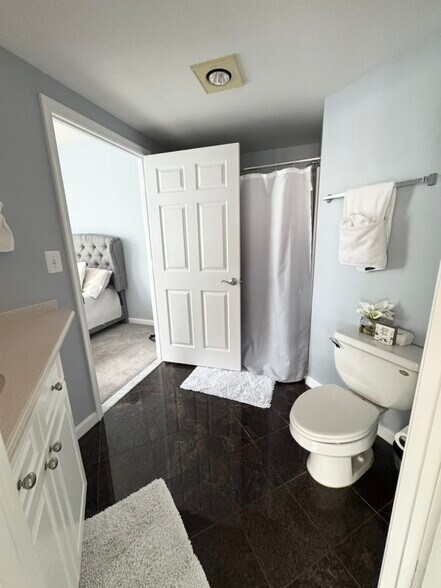 Primary Photo - 3101 N Hampton Dr