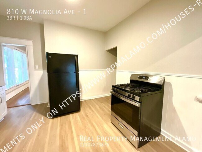 Building Photo - 810 W Magnolia Ave