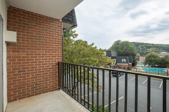 Ivy Garden - Charlottesville, VA | Apartment Finder