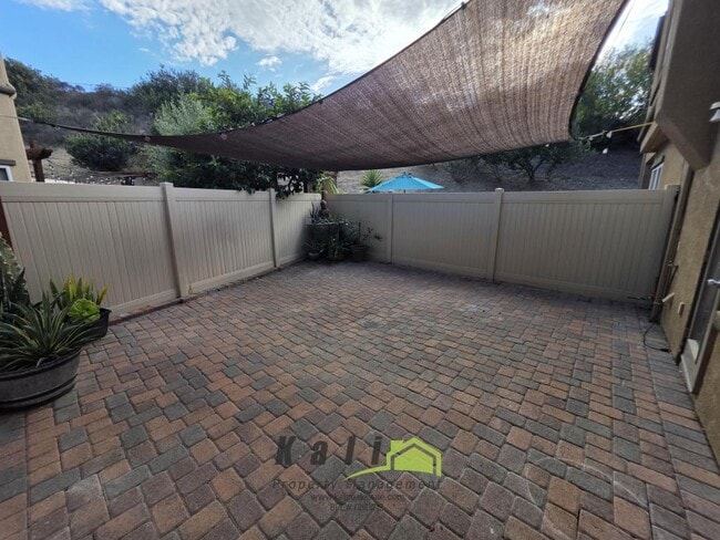 Building Photo - 6233 Avenida De Las Vistas
