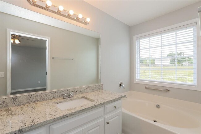 Building Photo - 1303 Princess Dr