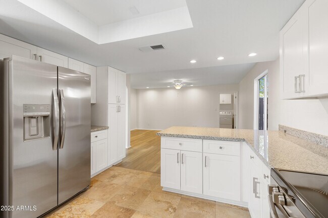 Building Photo - 417 W Mission Dr
