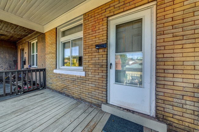 Building Photo - 89 Westwood St