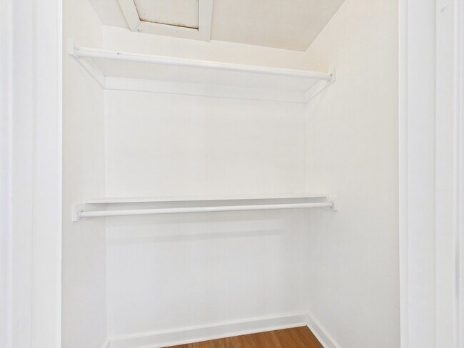 Building Photo - 607 Foch St