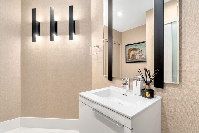 Building Photo - 17301 Biscayne Blvd