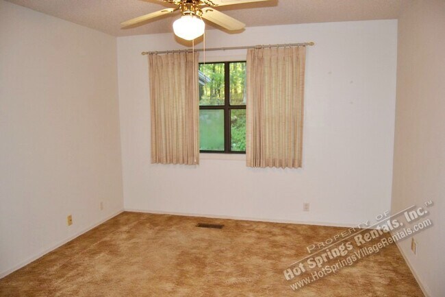 Building Photo - 6 Vilaseca Ln