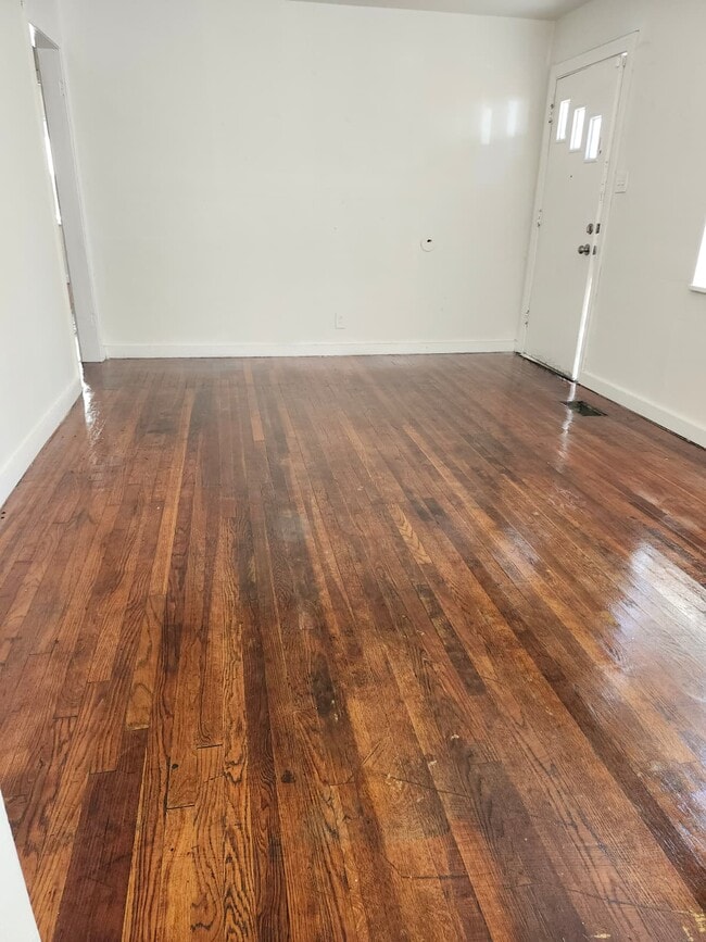 Building Photo - 2632 Shannon St