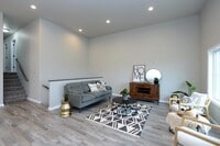 Building Photo - 824 United Dr