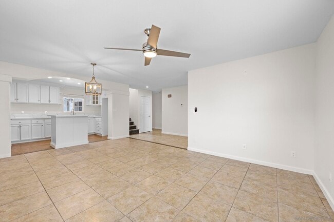 Building Photo - 1749 Dahlia Ave