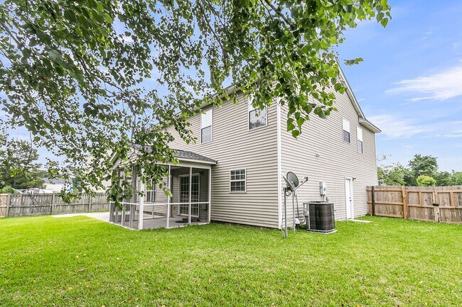 Building Photo - Recently Updated 4 bedroom 2.5 bathroom two story home available in Ladson!