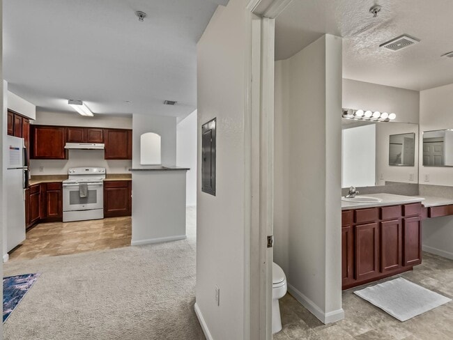 Building Photo - 2801 Chancellorsville Dr