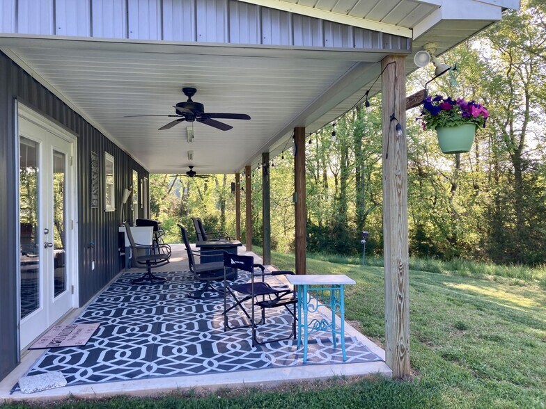 Building Photo - 134 Big Pine Rd