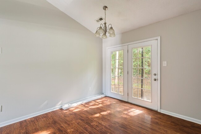 Building Photo - 4629 Woodbridge Ln