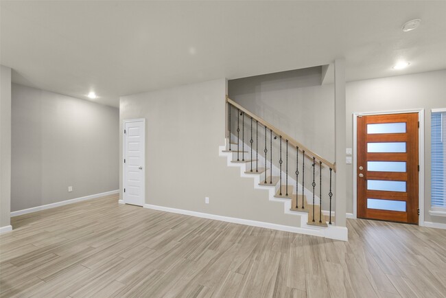 Building Photo - 10242 Bridgeland Ln