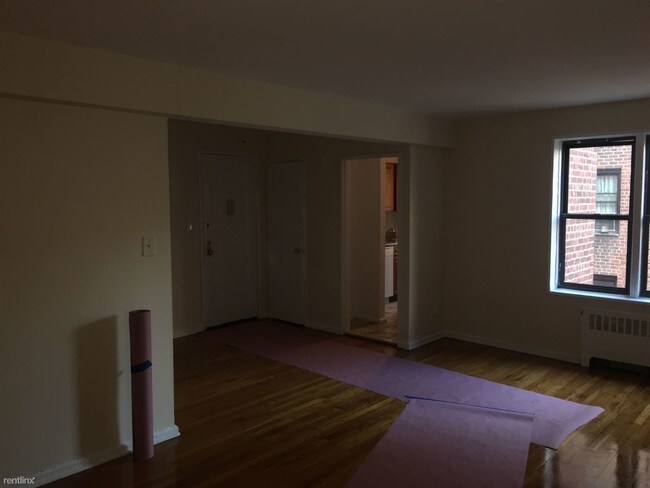 Building Photo - 2 br, 1 bath House - 14152 85th Rd 5D