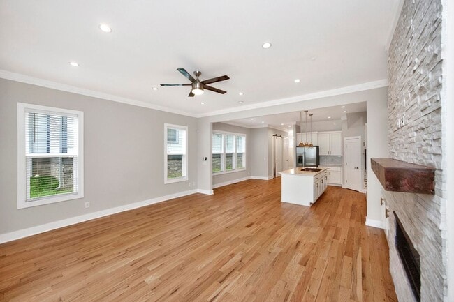 Building Photo - 4704A Kentucky Ave