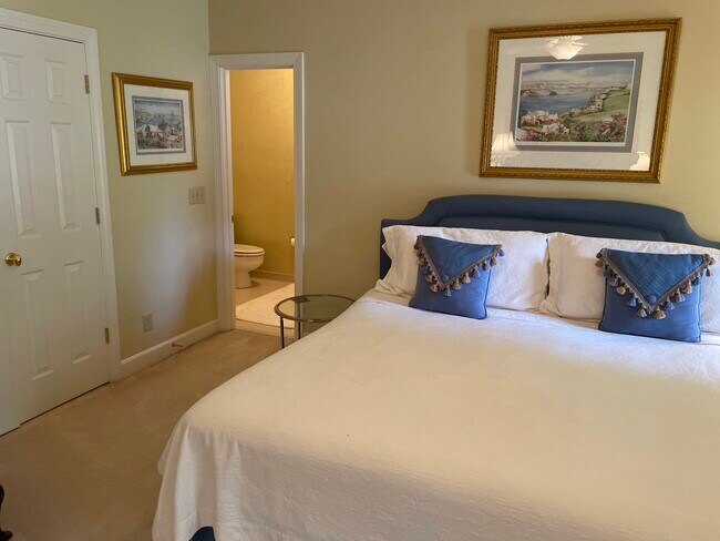 Building Photo - 1640 Lazy River Ln