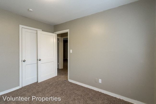 Building Photo - 3301 Pinewood Ave