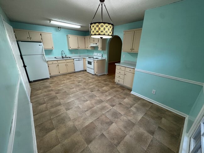 Building Photo - 133 Sterling Dr