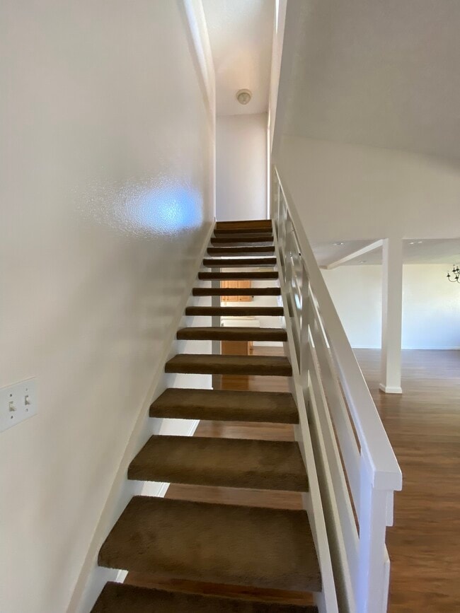 Building Photo - 95-696-696 Makaiolani St
