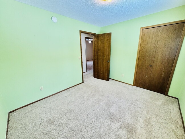 Building Photo - "Spacious 4-Bedroom Home in Blaine with 2 Full Baths and Nearly 2,000 Sq Ft of Comfort with 2 flo...