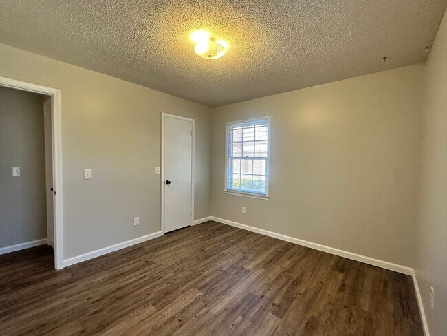 Building Photo - Adorable 3-Bedroom Home in the Heart of Cary with an Amazing Outdoor Space + Fenced Backyard!