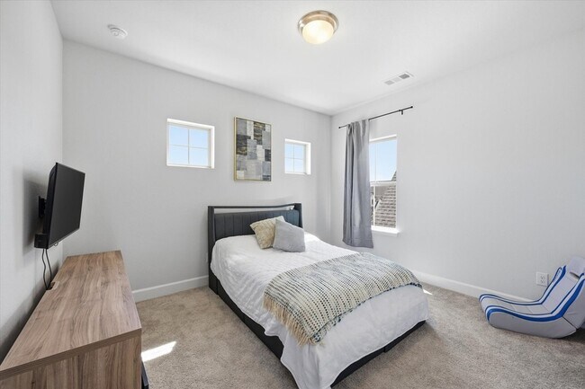 Building Photo - 2600 Precocious Ct