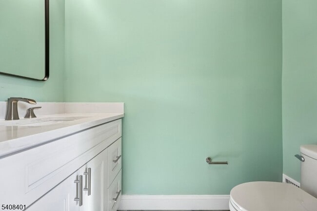 Building Photo - 30 Woodland Ave