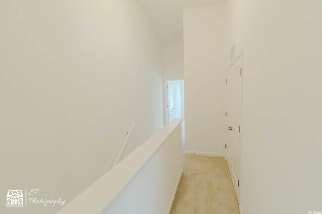 Building Photo - 204 Crescent Wy