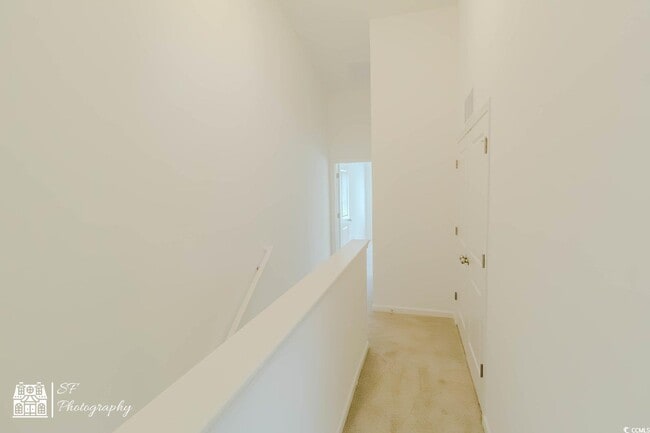 Building Photo - 216 Crescent Wy